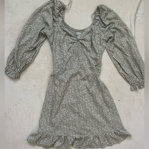 HOLLISTER GREEN FLORAL DRESS